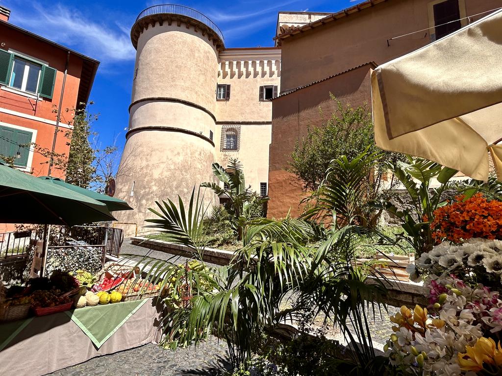 Жаркий сентябрь на побережье Тирренского моря.