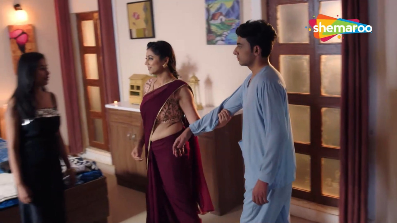 Rima Vohra Sexy Fleshy Big Deep Navel from Crime Show-Scenes Only.mkv_snapshot_01.20.483