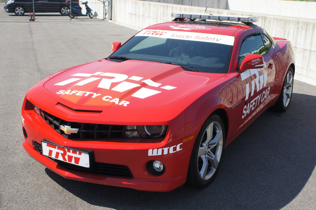 Safety_car_(Chevrolet_Camaro)_front-left_2012_WTCC_Race_of_Japan