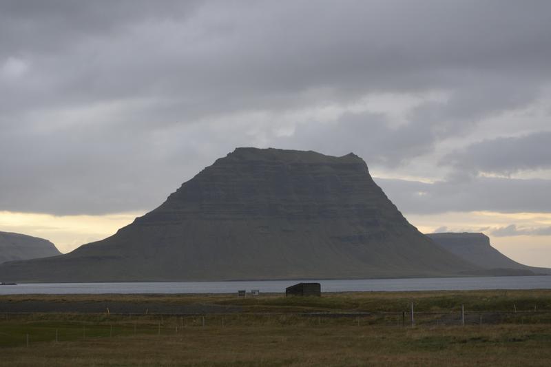 Tejados de turba, cañones y campos de lava, Península Snaefellnes - Islandia, donde la tierra ruge. (19)