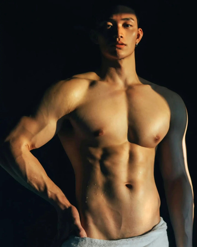 Photo by Chinese hunks 全球華男 on July 11, 2023. (2)