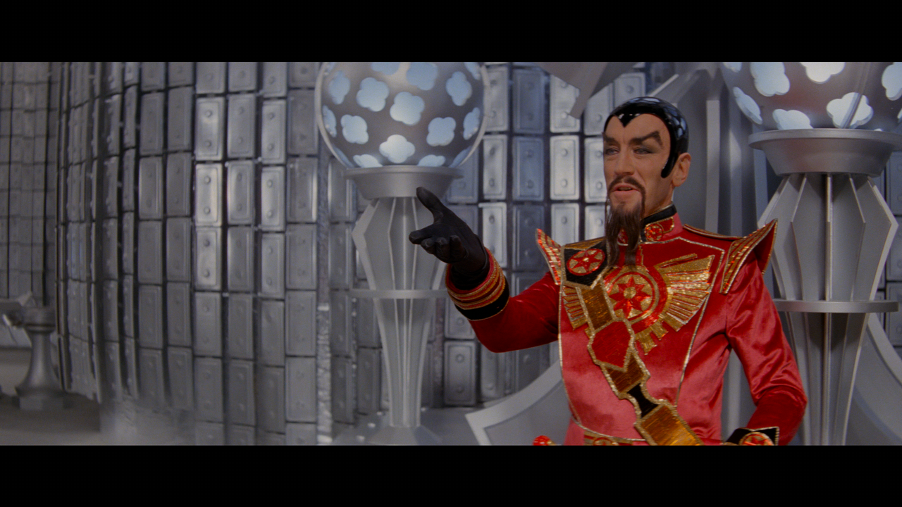 Flash Gordon.mkv_snapshot_01.21.21_[2020.08.19_21.48.21]