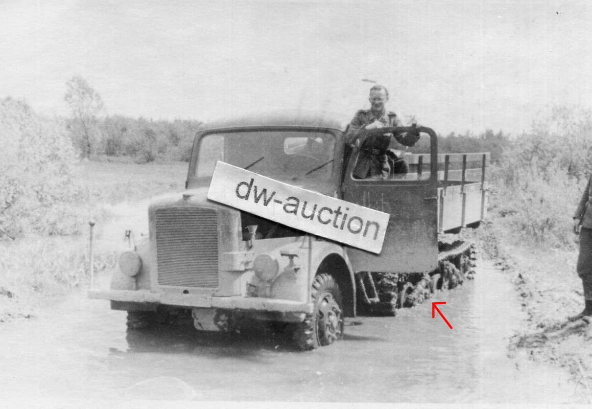 Fahrzeug SdKfz Maultier (2)