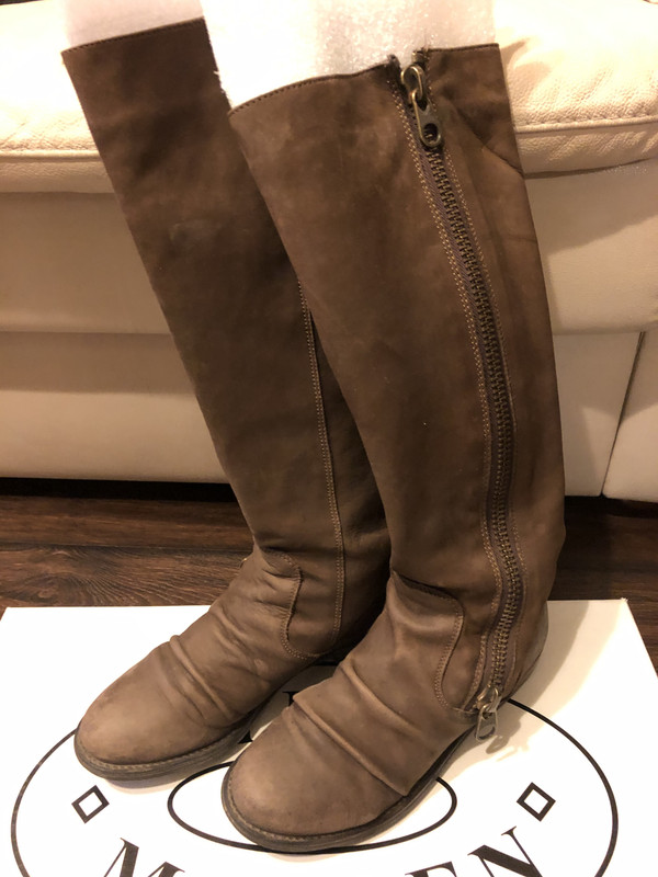 978FED98-C09B-4033-B6F4-7249CCC1D33D