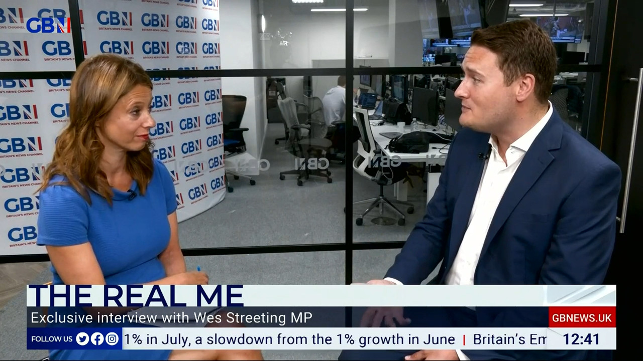 09.10 - 12.00.00 - The Lunchtime Briefing with Gloria De Piero. Your ....ts_snapshot_42.17.919