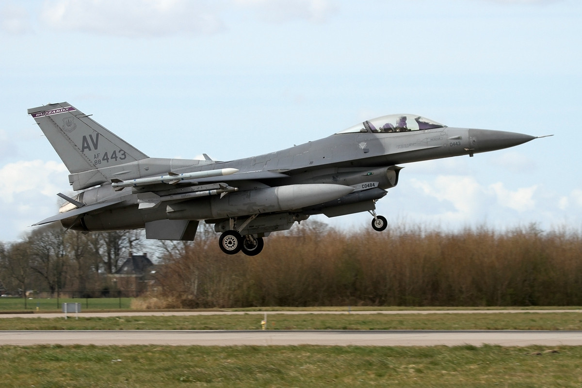 356_F-16C_USAFE_88-0443 ∕ AV_510 FS