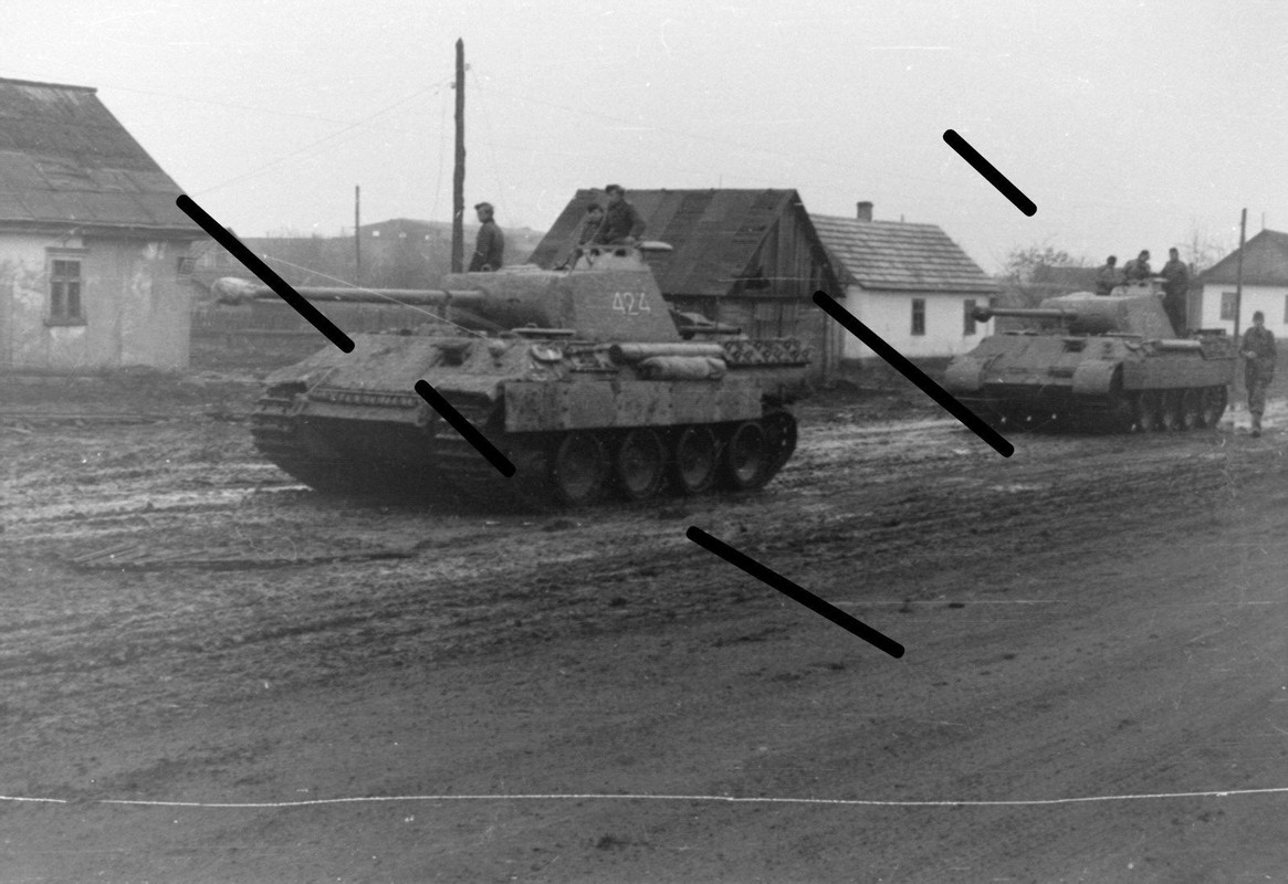 Rußland Schwere Panzer-Abteilung Panzer Panther Zimmerit Turm Za