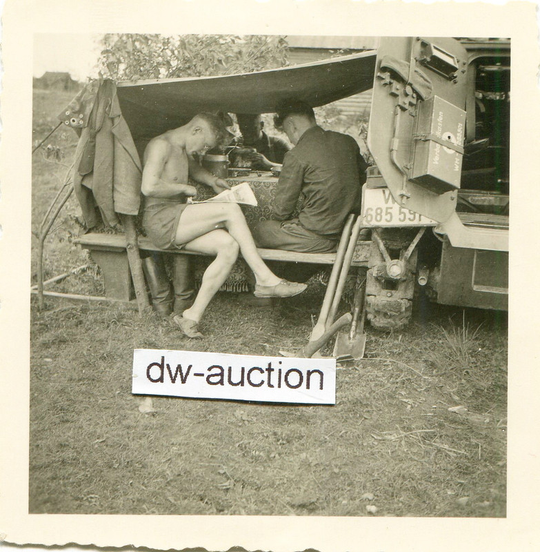 Sturmgeschütz Abt. , SdKfz Halbkette , Besatzung