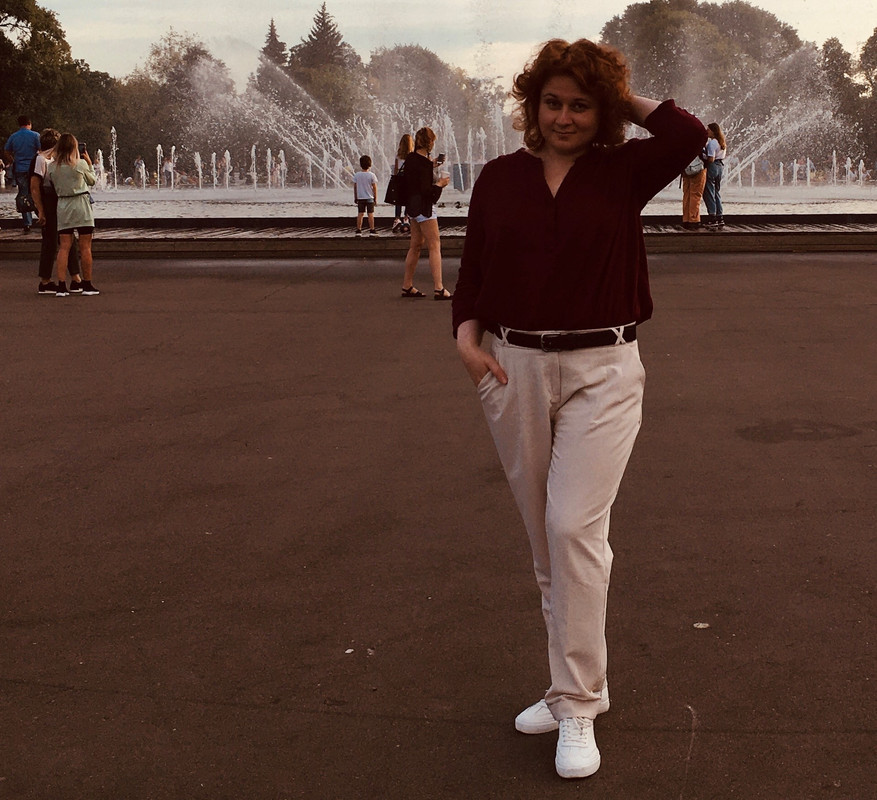 светлые брюки