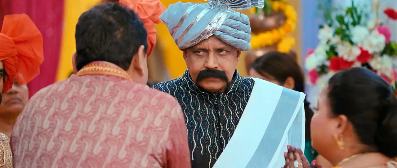 Khiladi 786 2012 BluRay [Hindi + Tamil] 480p 720p ESub Screenshot