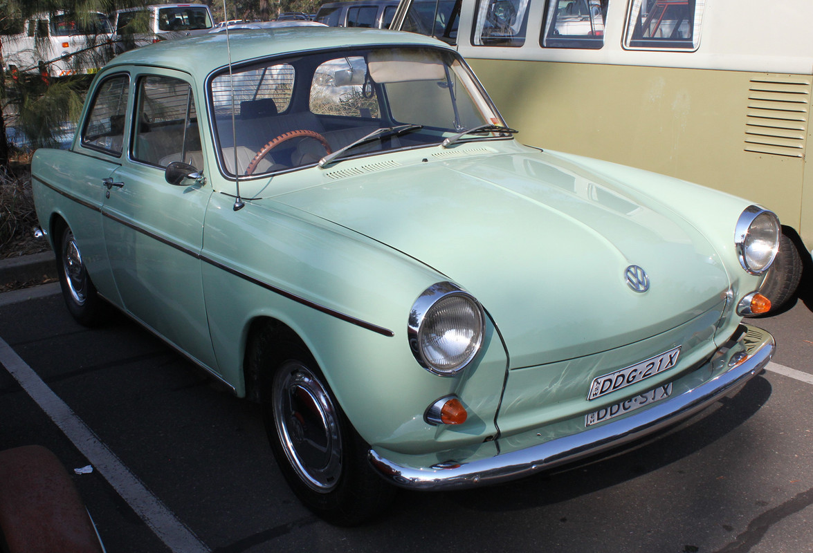 1965_Volkswagen_1500_(Type_3)_notchback_sedan_(26826378883)