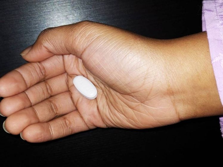pilletje-in-hand-hiv-1024x768.jpg