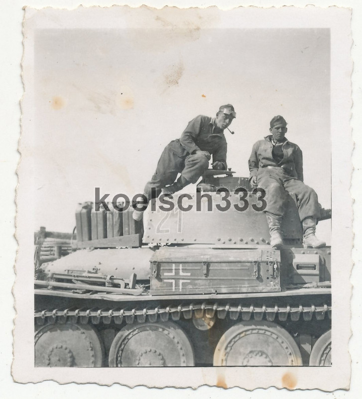 Foto Panzermänner auf Panzer 38(t) vom Panzer Reg 21 in Russland 20 PD