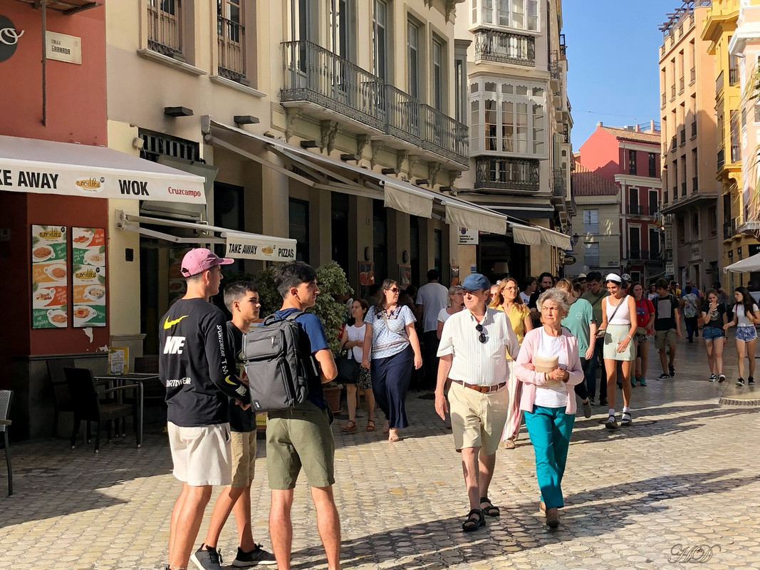 Malaga-centre-Calle-Granada-HD.jpg