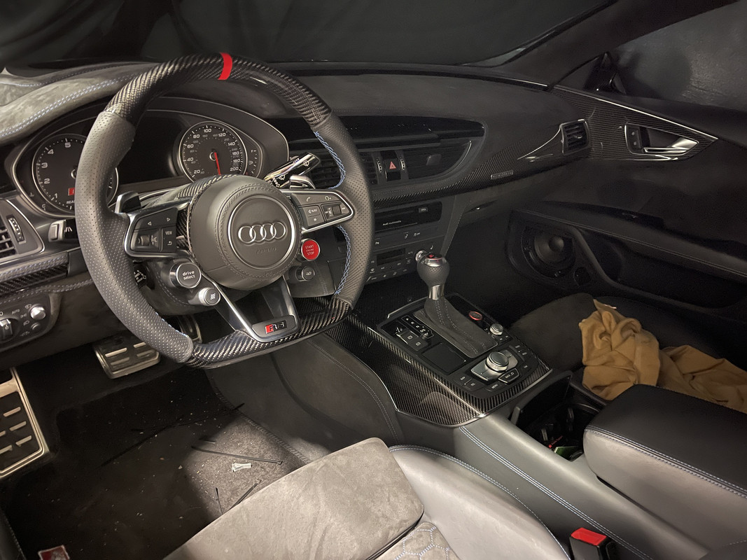 RS7_Alcantara_Interior_39