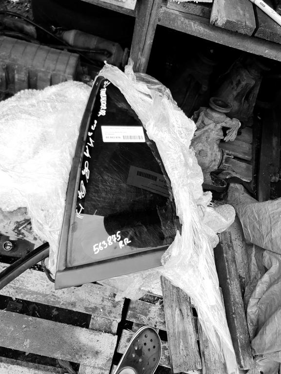 Форточка задней правой двери