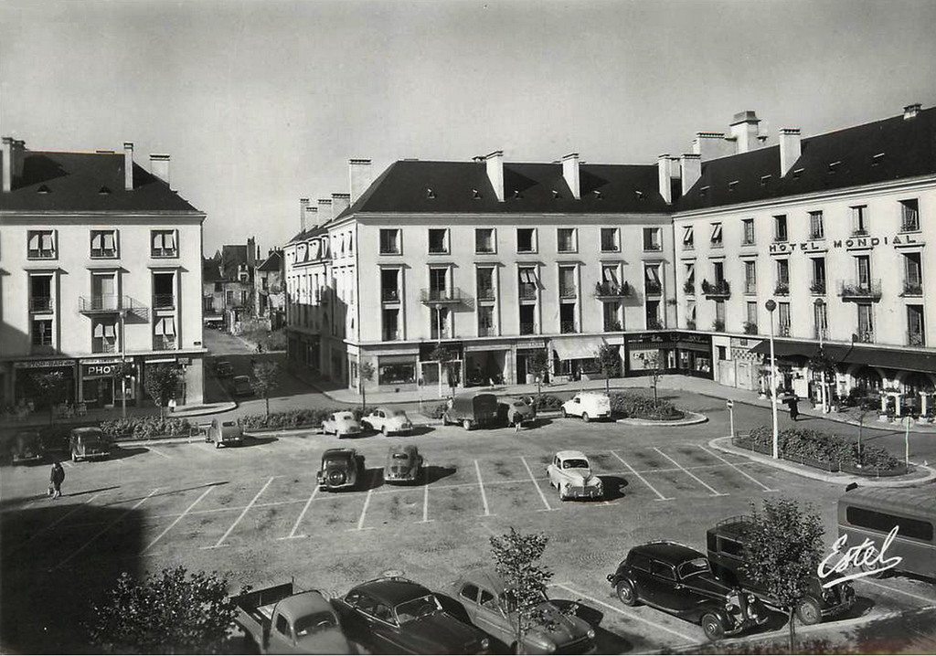B. Place de la Résistance (2)