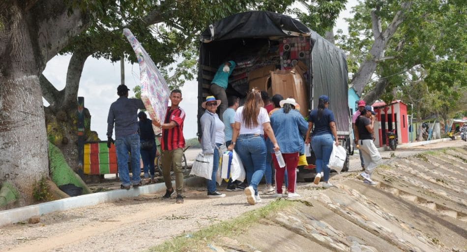 Con toda la oferta institucional y ayudas humanitarias, Gobierno del Cesar atendió a más de 300 familias afectadas por vendaval en Tamalameque