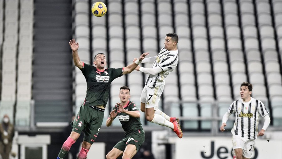 Juve-Crotone risultato firmato da una doppietta di CR7 Ronaldo e McKannie