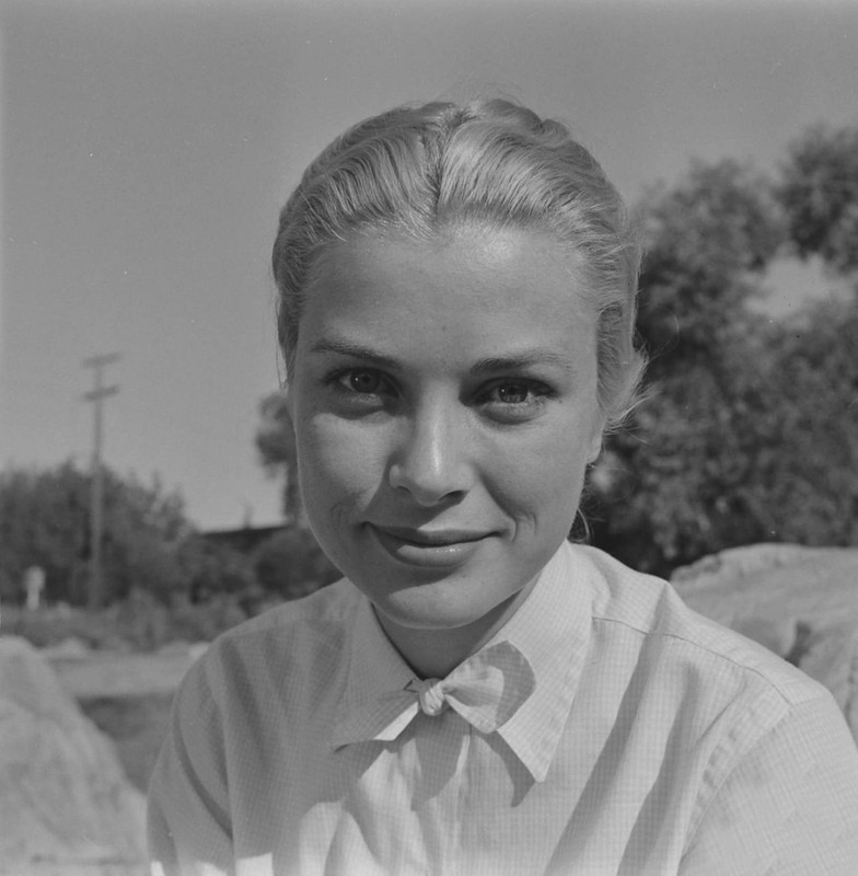 GraceKelly_md20
