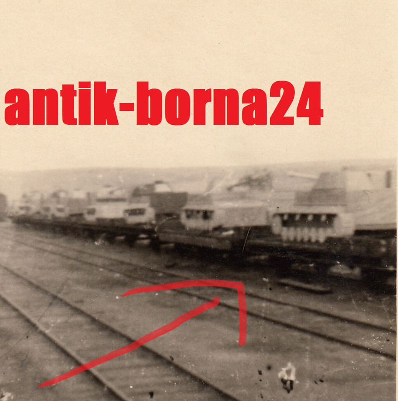 Foto Soldat Panzer Tank Sturmgeschütz Stug Bahnverladung Attrappe Zug Lok #236