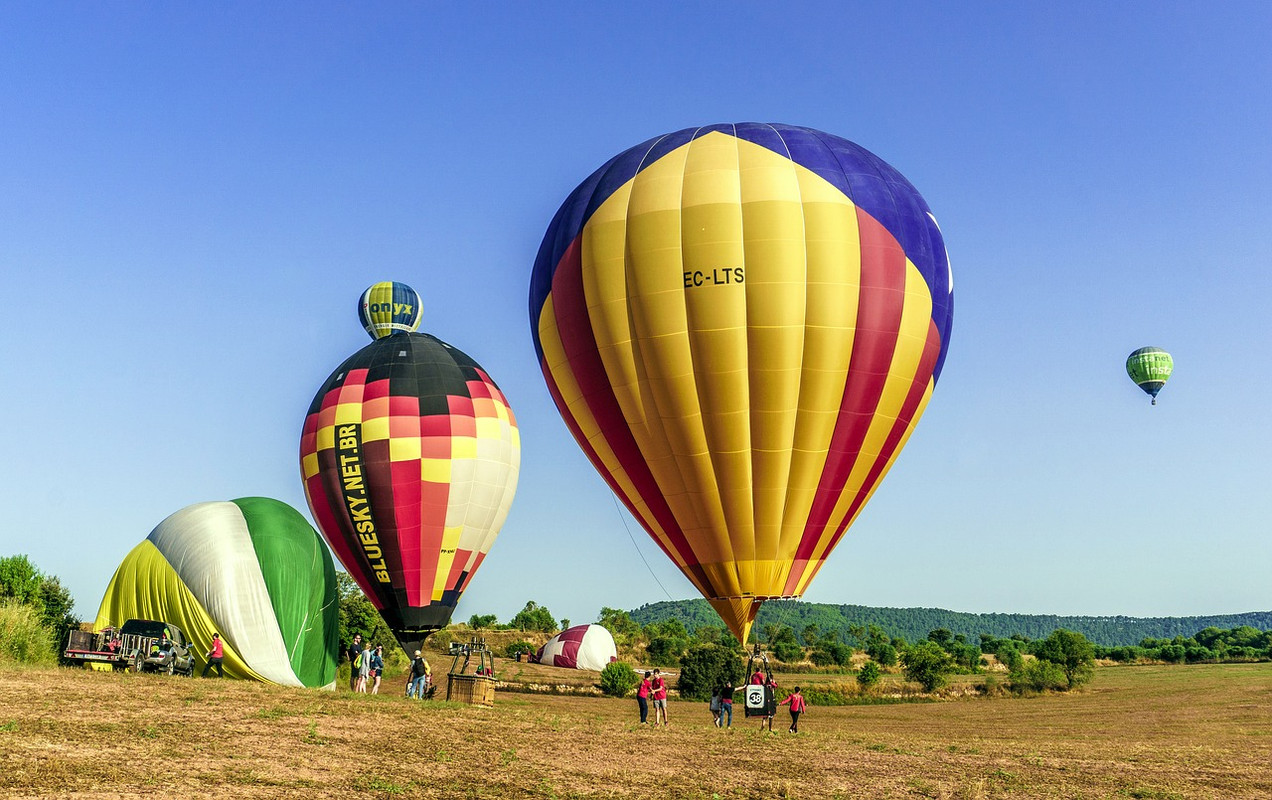 multi-balloons-new-3542852-1280.jpg