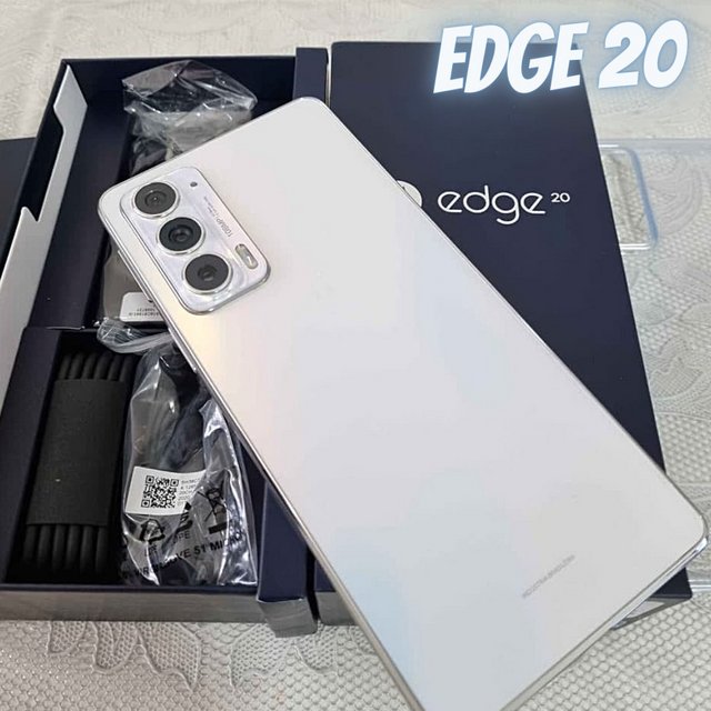 Smartphone Motorola Edge 20 128GB Branco – 5G 8GB RAM Tela 6,7” Câm. Tripla + Selfie 32MP