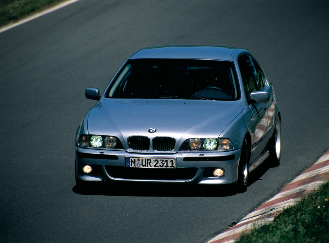 P90053042_highRes_bmw-m5-e39-on-the-nu