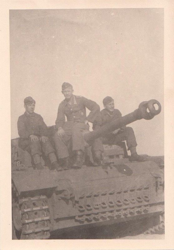 Foto 2.WK - Sturmgeschütz - Langrohr mit Besatzu