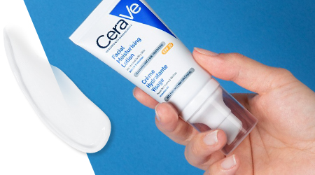 Леката текстура на CeraVe Хидратиращ крем за лице задържа хидратацията в кожата през целия ден