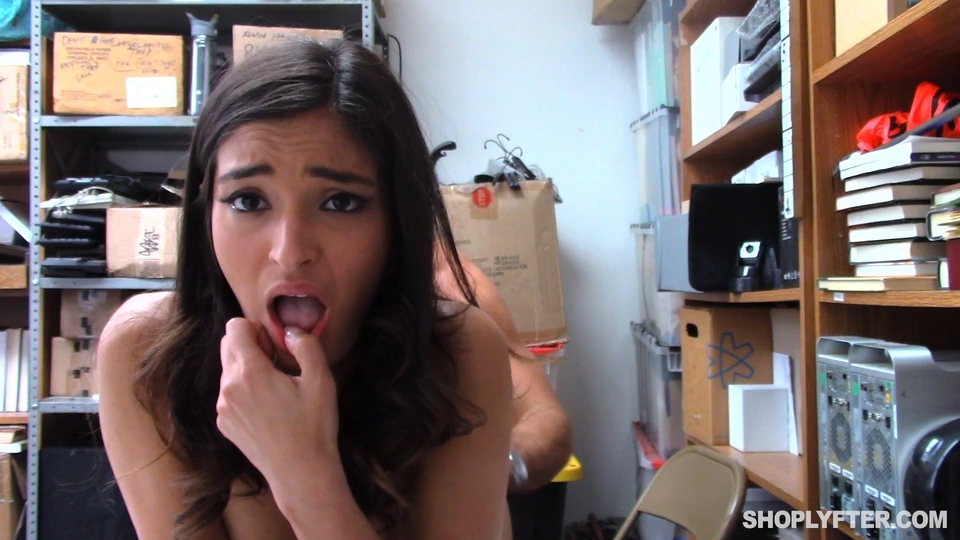 EWillis - $h0pLyft3r - 090518 SD.mp4_snapshot_31.32.957