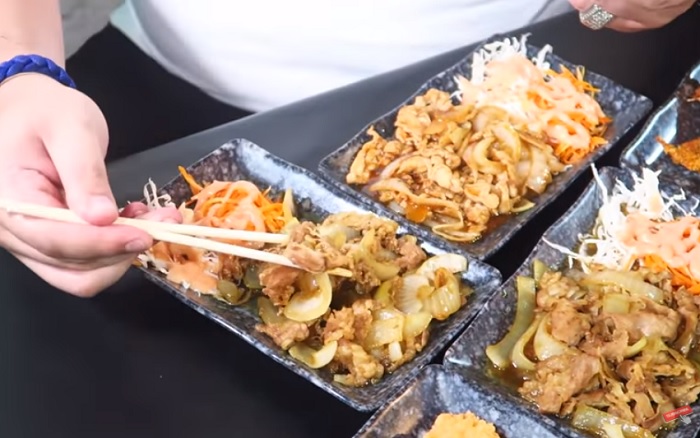 Sajian kuliner di Maki Japanese Food.