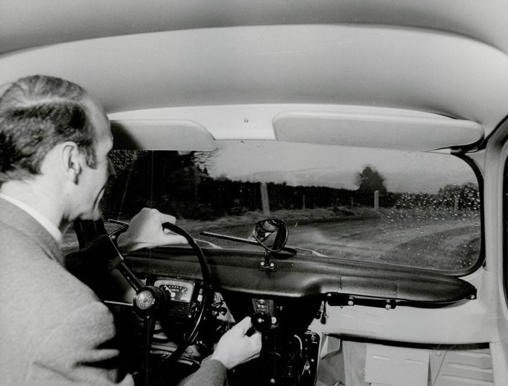 R4 - Giscard en 4L (1)a