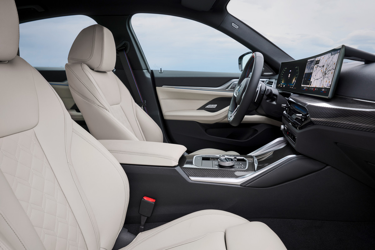 P90546597_highRes_the-new-bmw-m440i-xd