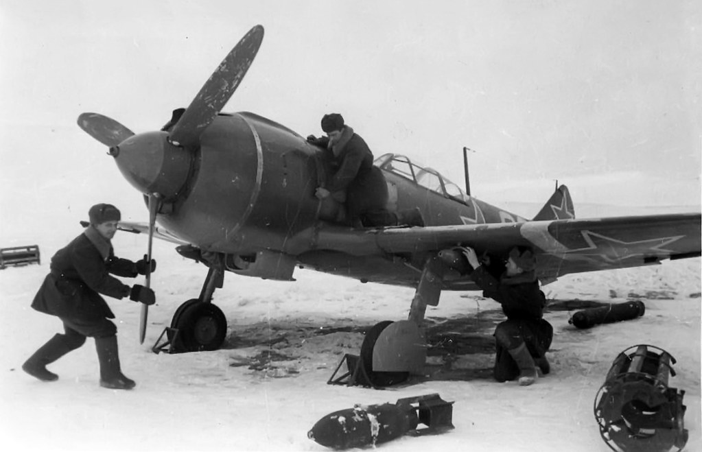 Lavochkin-La-5FN-2GvIAP-322IAD-White-07-being-rearmed-Ukrainan-front-1944-01