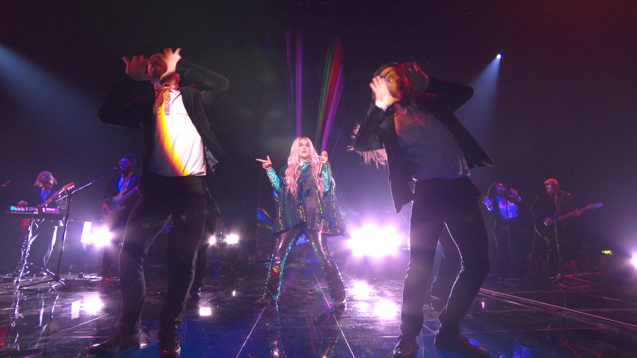 13.Kesha - Learn to Let Go(MTV EMA,12 nov 2017)(MTV EMA,12 nov 2