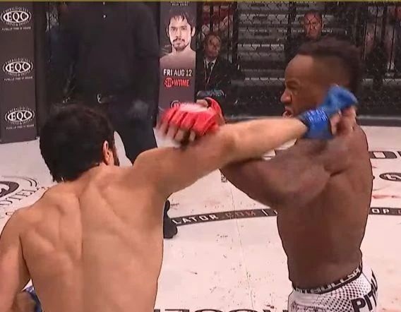 Тофик Мусаев нокаутира Сидни Аутлоу за 27 секунди