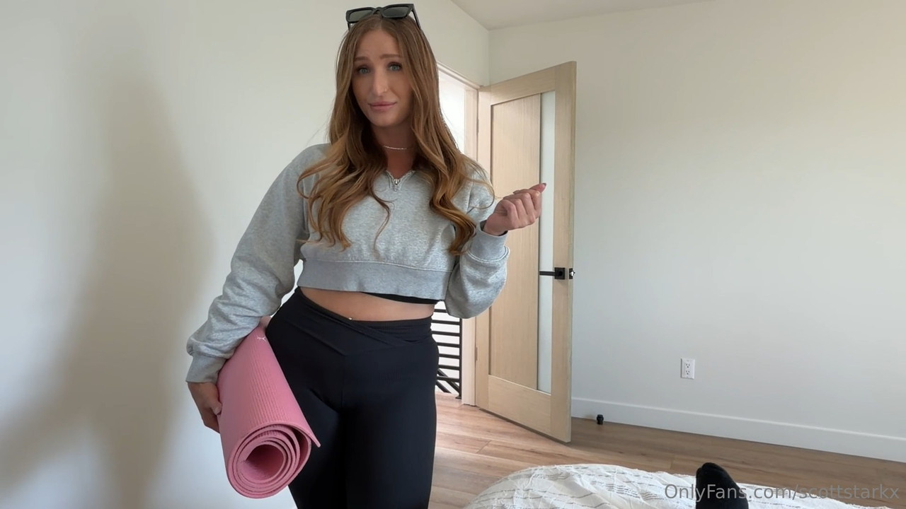 OnlyFans – Skylar Snow Naked Massage With Busty Step Mom ScottStarkx 1080p
