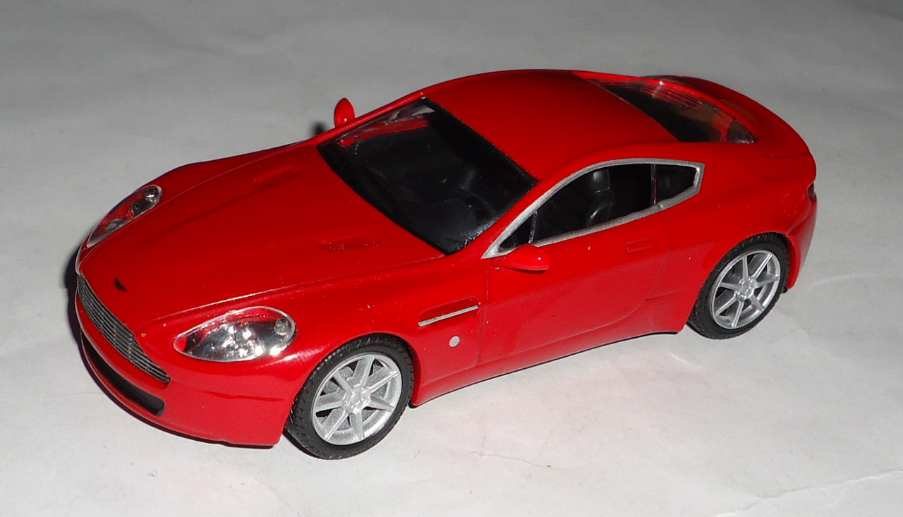 Aston-Martin-V8 Vantage