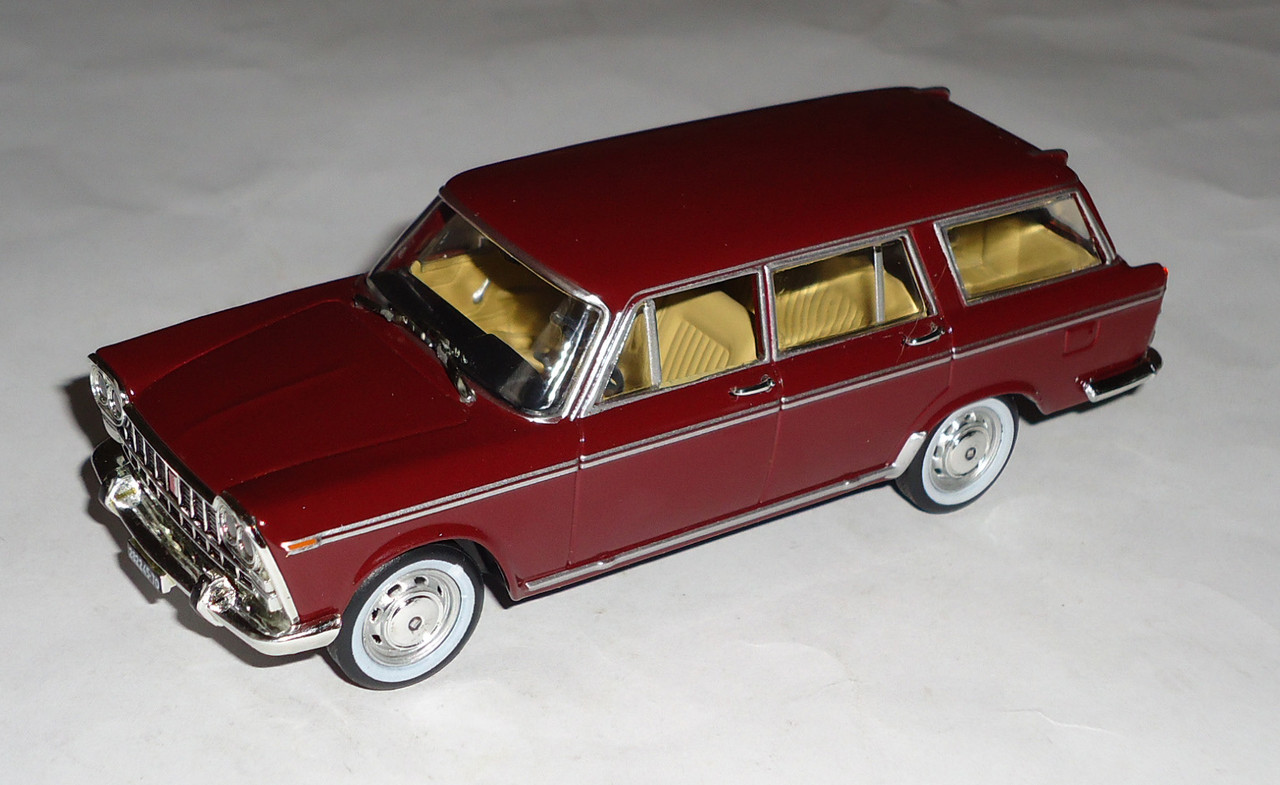 FIAT-2300 Familiare1