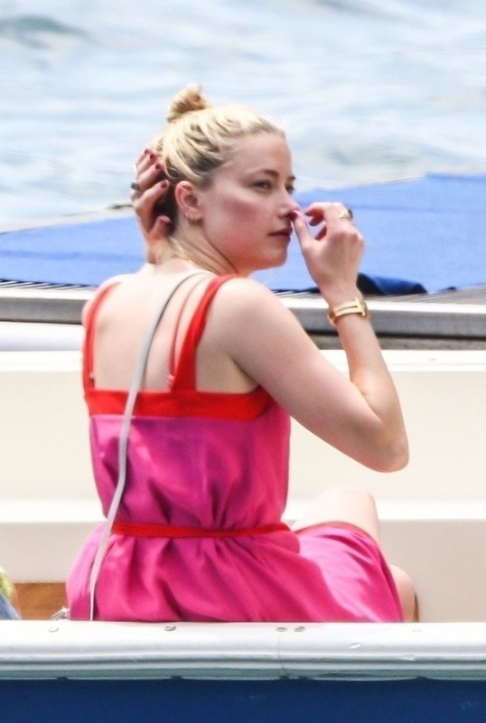 amber-heard-in-bikini-at-a-yacht-on-amalfi-coast-07-27-2019-1