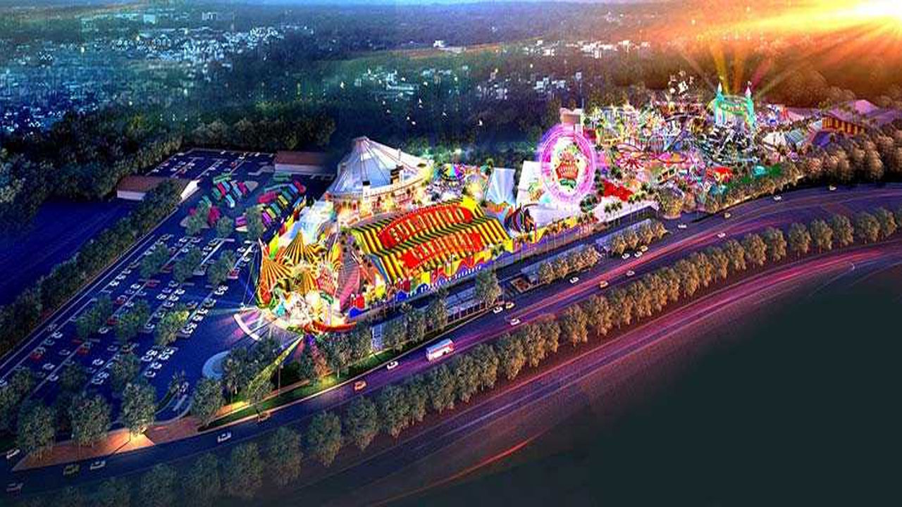 Suroboyo Carnival Park: Destinasi Hiburan Malam Terbesar di Surabaya