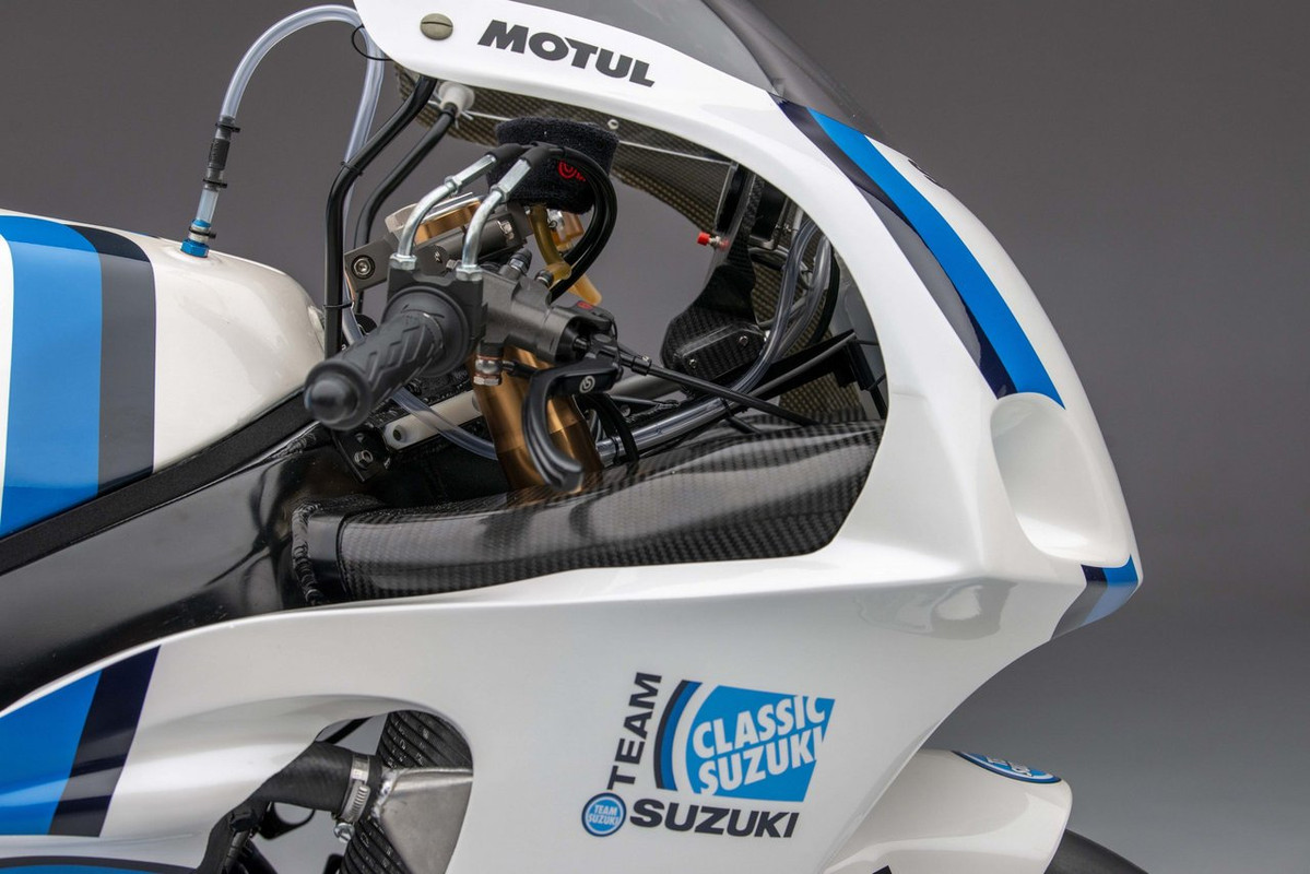 Team Classic Suzuki выкатили обновленный Suzuki GSX-R750 SRAD 1996