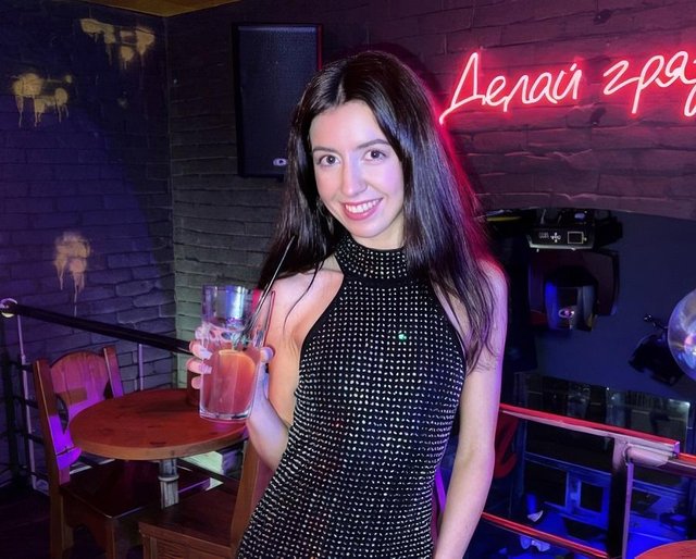 Public Pickup Hottie In Night Club 1