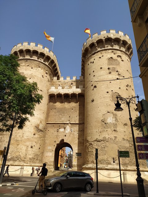 A Valencia con valentía - Blogs de España - Visita a la ciutat vella y paseo por la playa (11)