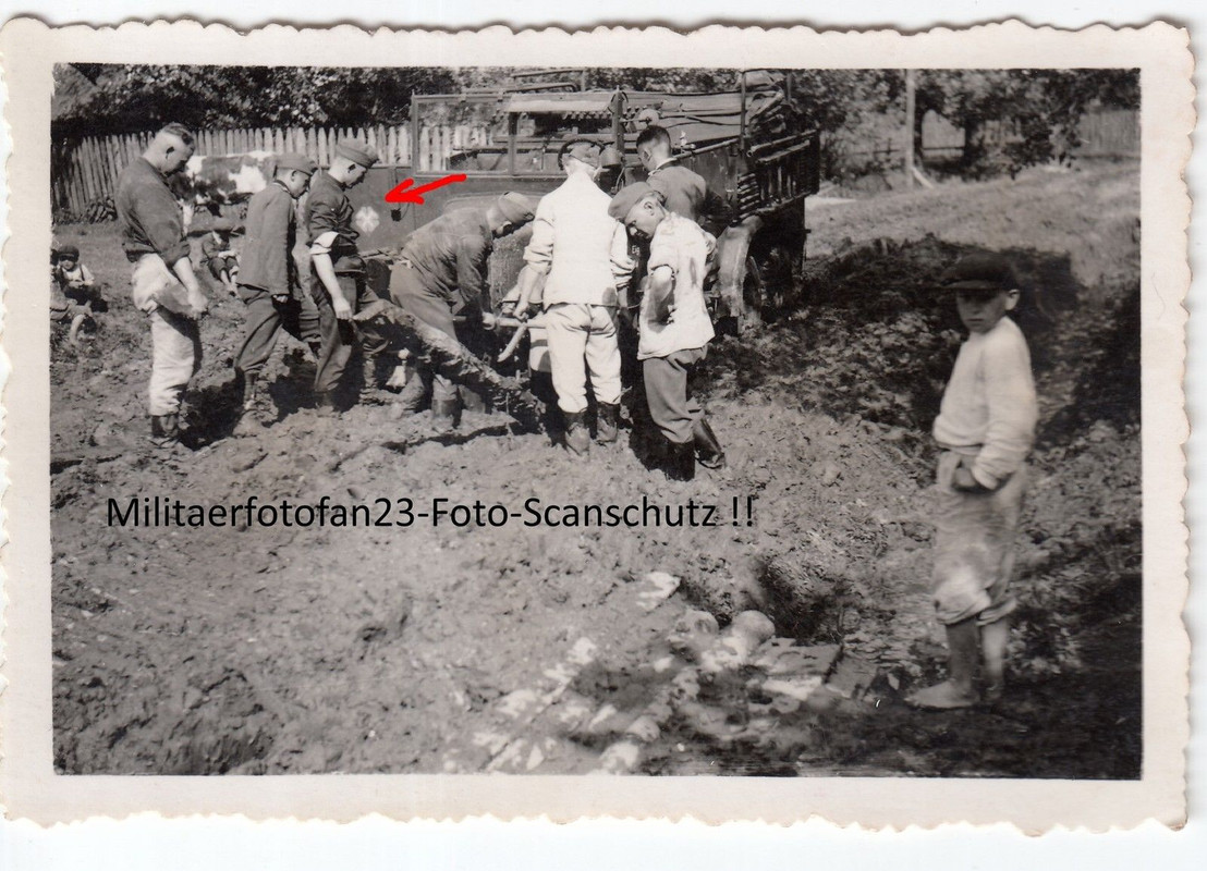 Wehrmacht Nachrichten Abt.LKW Büssing steckt im 