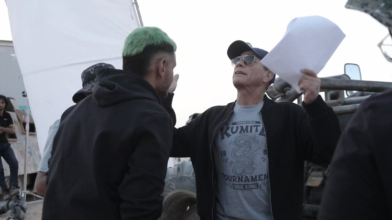 Ramez.Movie.Star.S01E30.Finale.1080p.SHAHID.WEB-DL.AAC2.0.H.264.mkv_snapshot_03.52.033