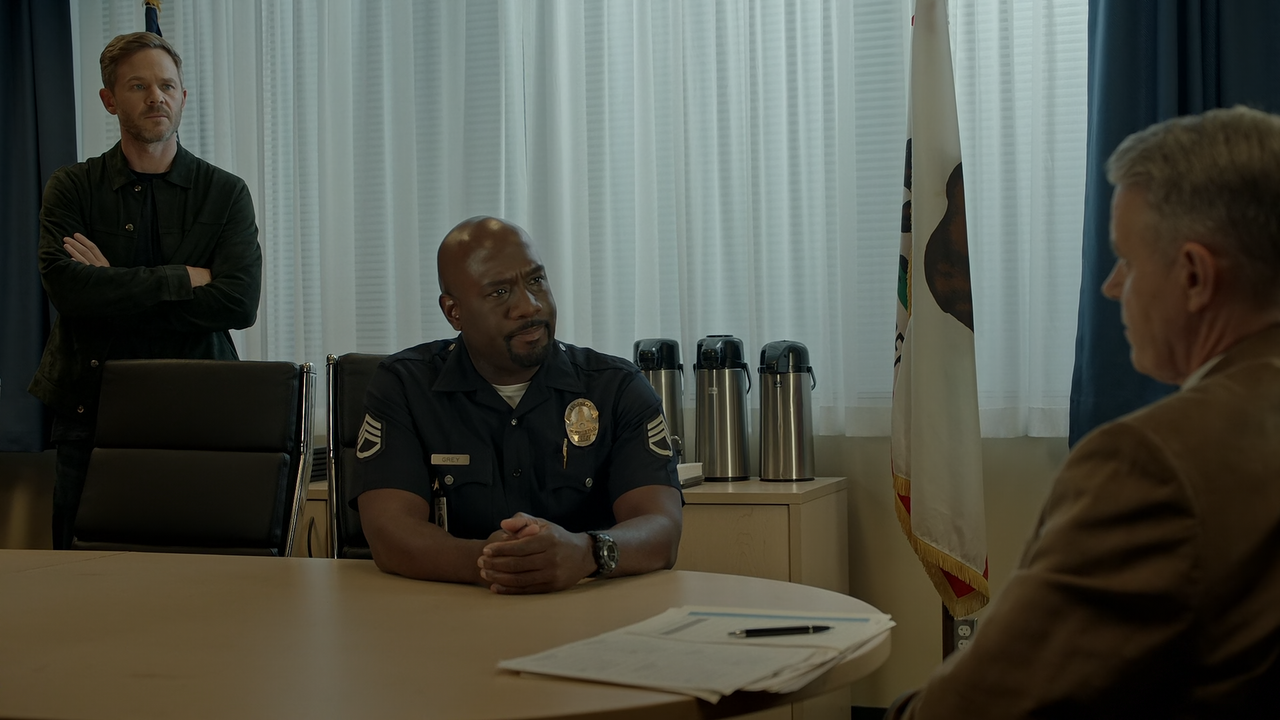 The.Rookie.S04E01.Life.and.Death.1080p.10bit.AMZN.WEB-DL.DDP5.1.HEVC-Vyndros.mkv_snapshot_05.39_[202