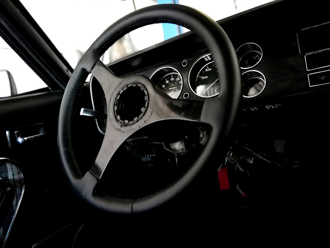 FORD_CAPRI_Mk3_EA2201-2