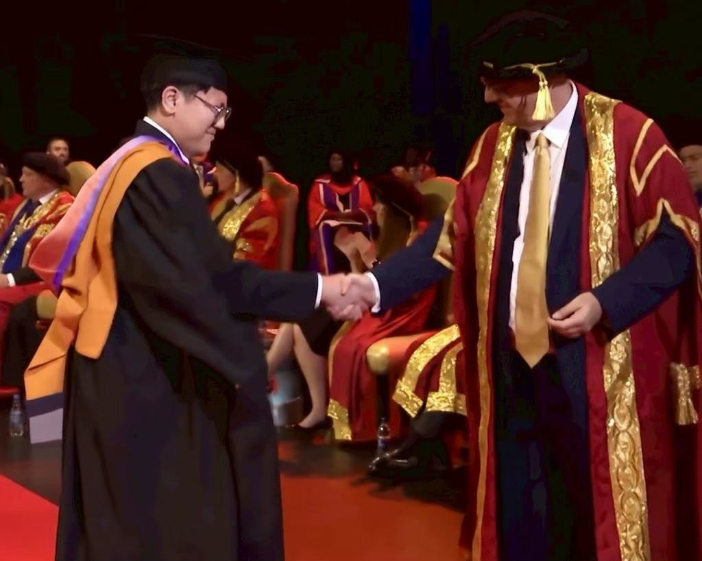 น้องเอก Ake นักศึกษาไทยเรียนต่อ Global MBA ที่ De Montfort University DMU